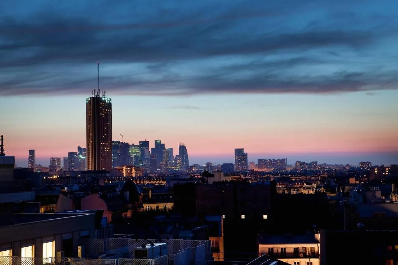 Renaissance Arc De Triomphe Hotell 5*