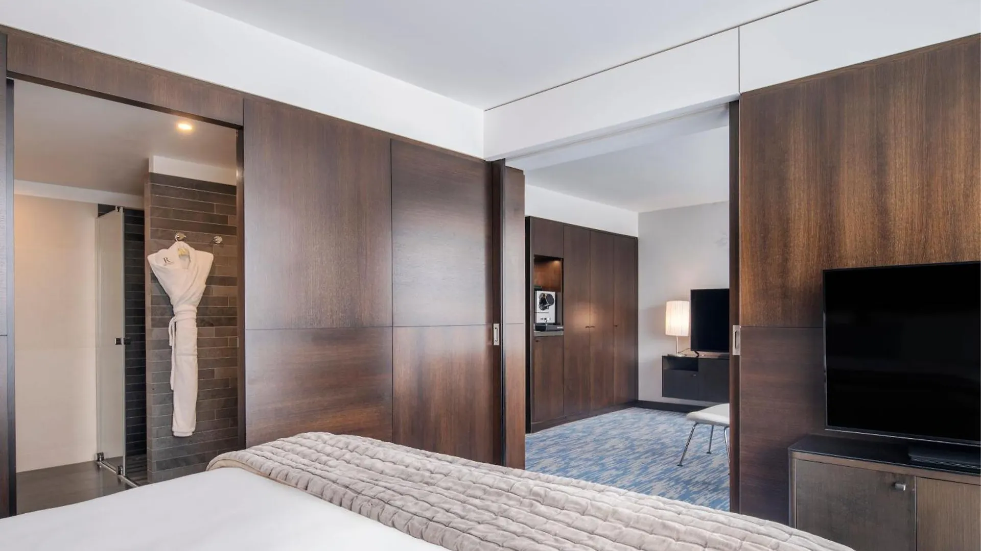 Renaissance Arc De Triomphe 5* Paříž
