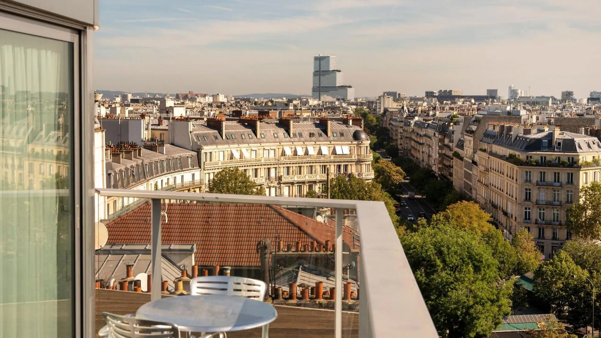 Renaissance Arc De Triomphe 5*