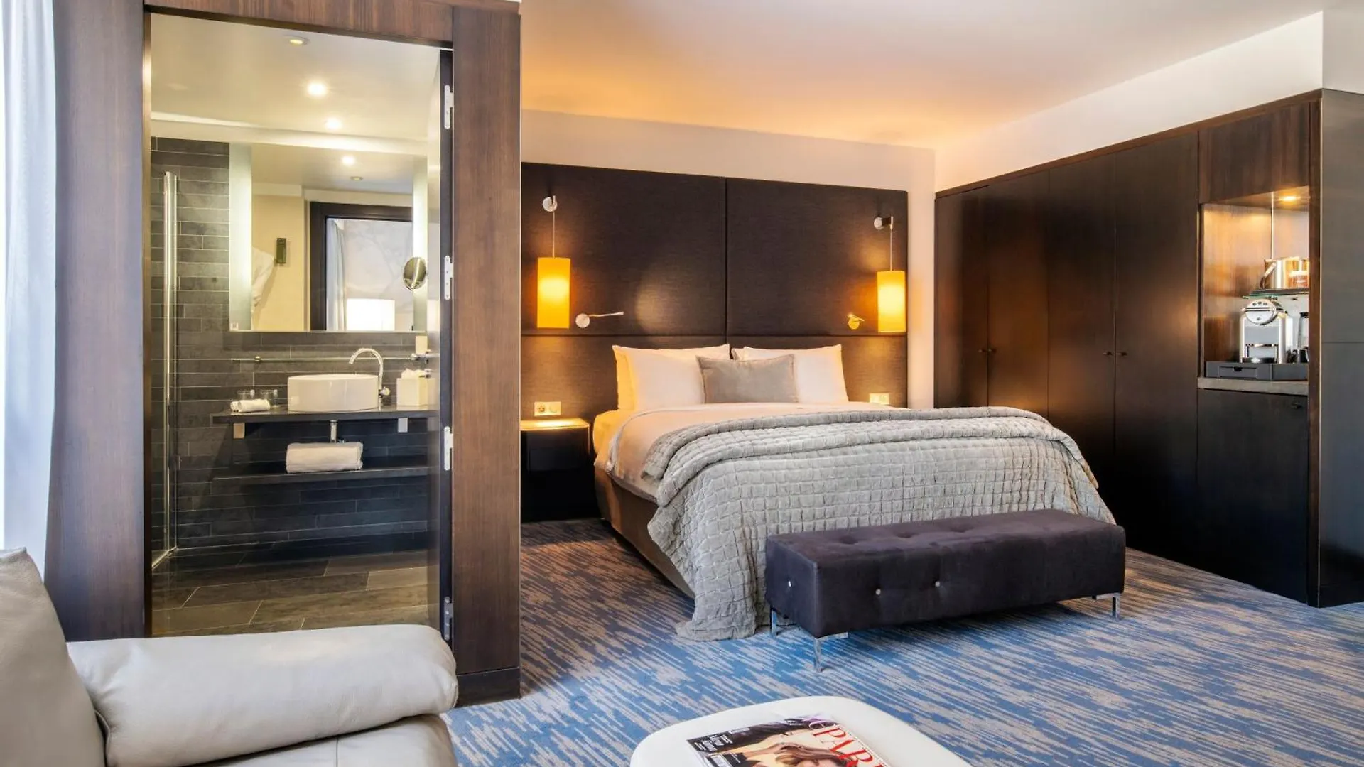 Renaissance Arc De Triomphe 5*