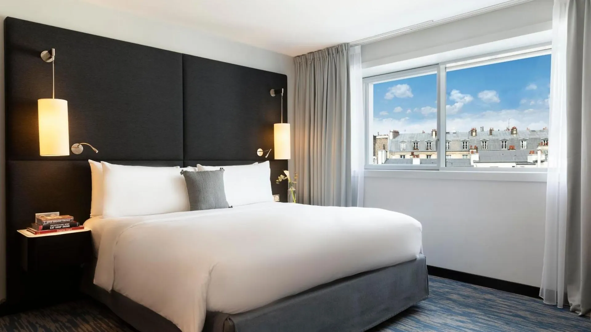 Renaissance Arc De Triomphe Hotel Paris