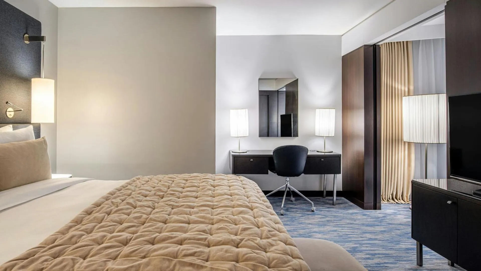 Renaissance Arc De Triomphe Hotel Paris